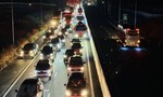 Tai nạn liên hoàn khiến cao tốc Phan Thiết - Dầu Giây ùn tắc kéo dài trong đêm