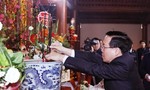 Chủ tịch nước dâng hương Anh hùng dân tộc Nguyễn Trãi và dự lễ khai bút đầu xuân
