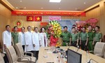 Công an TPHCM thăm, chúc mừng các đơn vị y tế nhân ngày Thầy thuốc Việt Nam