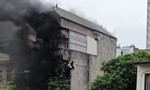 Cháy nhà dân kết hợp cho thuê trọ ở Hà Nội, 9 người được giải cứu