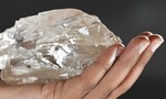 Viên kim cương khổng lồ nặng 2.492 carat được tìm thấy ở Botswana