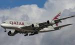 Thi thể được đặt cạnh hành khách trên chuyến bay của Qatar Airways