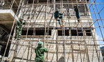 Lính thợ xây trường liên cấp trên đỉnh Trường Sơn