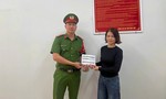 Công an xã Trừ Văn Thố hỗ trợ trả lại người dân khoản tiền chuyển khoản nhầm