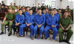 53 bị cáo lãnh án tù vì mang súng đạn, hung khí đi gây rối gây náo loạn