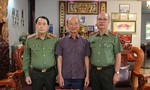 Thứ trưởng Lê Quốc Hùng thăm, chúc Tết gia đình các đồng chí nguyên lãnh đạo Bộ Công an