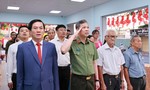 Thiếu tướng Tạ Văn Đẹp dự lễ khai mạc "Ngày hội non sông" tại phường Dĩ An