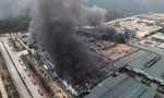 Cháy dữ dội tại khu công nghiệp ở Gia Lai, huy động tối đa lực lượng dập lửa