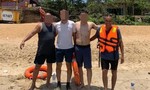 4 du khách tắm biển Cửa Tùng bị sóng lớn cuốn ra xa, may mắn được cứu sống kịp thời