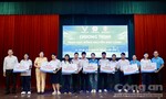 Phường Vườn Lài trao học bổng và tập huấn kỹ năng lái xe an toàn cho học sinh