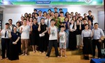 Người lớn cũng cần học lại cách làm bạn với con trên mạng xã hội