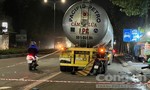 Xe máy găm chặt đuôi xe bồn trên đường Mỹ Phước Tân Vạn, một người tử vong