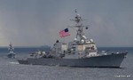 Iran phóng hai tên lửa để chặn tàu chiến Mỹ đang cố gắng tiến vào eo biển Hormuz