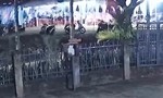Khoảnh khắc rạp cưới bị sập khiến 3 người bị thương