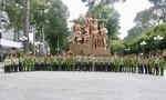 Cụm Thi đua số 1 - Bộ Công an: Dâng hoa tại Tượng đài "Vì Bình yên cuộc sống"