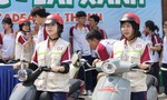 CSGT TPHCM đến trường học hướng dẫn, tuyên truyền học sinh lái xe an toàn