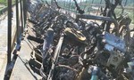 Xe đầu kéo chở hơn 100 xe máy bốc cháy trên cầu Bến Thủy 2