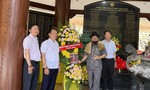 Nhà hoạt động xã hội tiêu biểu ASEAN Nguyễn Hoàng Sang dâng hương tri ân tại Khu di tích Ngã ba Đồng Lộc