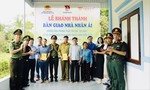 Khánh thành hai căn nhà nhân ái trị giá 500 triệu đồng tặng hai hộ gia đình bị lũ cuốn trôi nhà