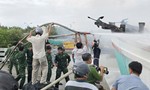 Cháy phương tiện chuyên cung cấp nhu yếu phẩm tại Cần Giờ, 2 người bị thương