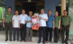 Ban Giám đốc Công an TPHCM thăm, tri ân các gia đình thương binh tiêu biểu