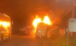Video: Lửa bao trùm xe khách giường nằm ở Đồng Nai khiến 7 người tử vong
