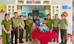 Công an TPHCM thăm hỏi, tri ân các Mẹ Việt Nam Anh hùng tại xã Tân Nhựt