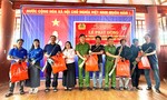 Đồng bào Xơ Đăng mang súng tự chế, hung khí đi đổi lấy quà, nhu yếu phẩm