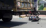 Tìm người chứng kiến vụ TNGT chết người trước sân vận động Dĩ An
