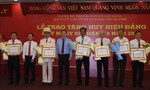 Thành ủy TPHCM trao Huy hiệu Đảng cho 150 đồng chí thuộc Đảng bộ các cơ quan Đảng Thành phố