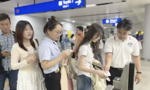 TPHCM phát hành thẻ giao thông công cộng, tạo thuận lợi cho người dân đi xe buýt và metro