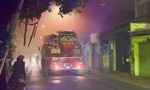 Cháy quán ăn ở TPHCM, Cảnh sát PCCC nhanh chóng có mặt dập lửa, cứu người