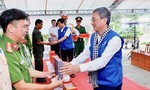 Đoàn đại biểu TPHCM mang hơi ấm đất liền đến quân và dân nơi tuyến đầu Hòn Khoai, Hòn Chuối