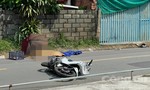 Xe máy tông vào cửa nhà dân, thanh niên 19 tuổi tử vong tại chỗ