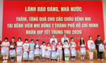 Chủ tịch Quốc hội và Bí thư Thành ủy TPHCM thăm, tặng quà Trung thu cho các bệnh nhi