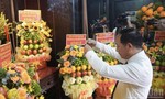 Trưởng Ban Tuyên giáo Trung ương Trịnh Văn Quyết dâng hương cụ Huỳnh Thúc Kháng