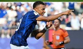 Lập cú đúp trong trận đấu với Thụy Điển, Mbappe xô đổ thêm kỷ lục World Cup