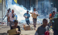 Bạo loạn và cướp bóc bùng phát ở Papua New Guinea