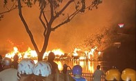 TPHCM: Cháy lớn tại xóm nhà ven kênh Tàu Hũ ở Quận 8