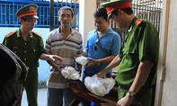 Bài 1: Những thùng phuy bột trắng trong gian bếp