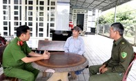 Người dân hưởng ứng giao nộp các loại vũ khí, công cụ hỗ trợ