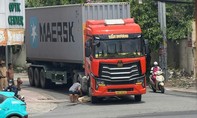 Xe container 'đi lạc' vào đường cấm, cán một người tử vong