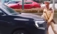 Video: Tài xế vi phạm rẽ trái, ép CSGT lùi tránh rồi bỏ chạy đã bị mời lên làm việc