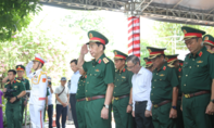 Đại tướng Phan Văn Giang dâng hương tưởng niệm các anh hùng liệt sĩ tại Công viên Lê Thị Riêng