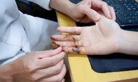 Bác sĩ cảnh báo tai nạn lao động từ việc sử dụng máy cưa không đúng cách