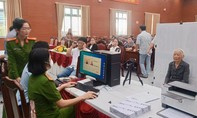 Bài 2: Gánh nặng giấy tờ được chuyển sang dữ liệu