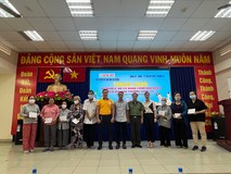 Tết ấm lòng cùng bà con nghèo và những người xa quê