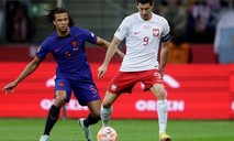 Lewandowski “tịt ngòi”, Ba Lan bại trận trước Hà Lan
