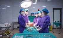 Nữ bệnh nhân 69 tuổi mang lá lách khổng lồ nặng 3,5 kg