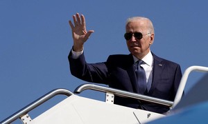 Ông Trump tuyên bố sẽ thu hồi quyền miễn trừ an ninh của ông Biden